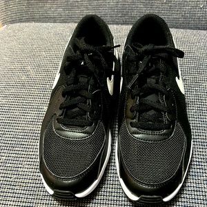 Nike Air Max size 4 youth.